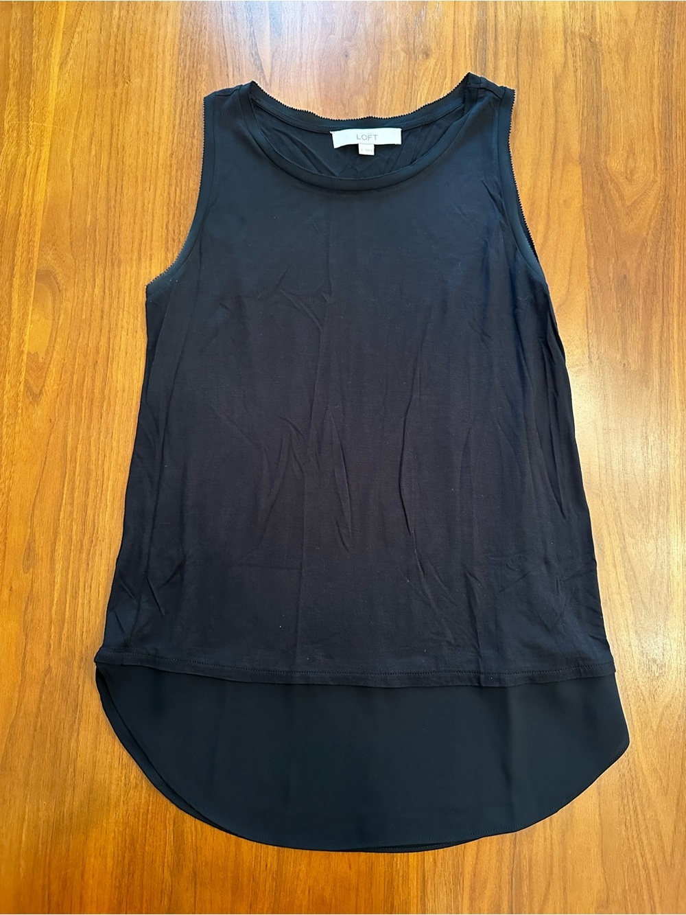 Bundle! NWT LOFT Women’s Light Gray Short Sleeve Tee & Black Sleeveless Tank - Picture 4 of 6